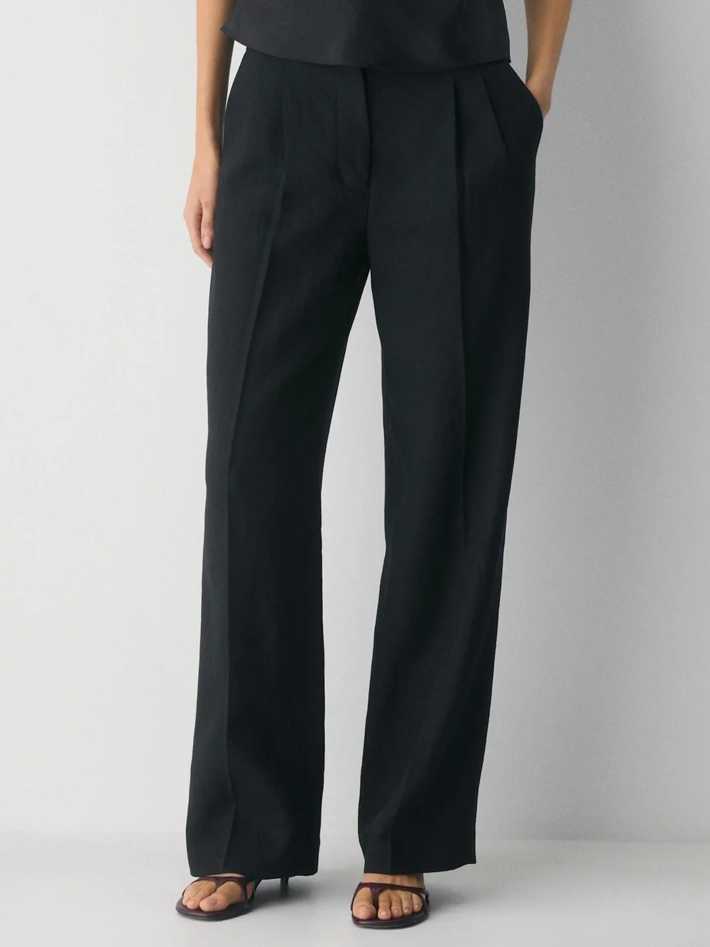 Aritzia The Effortless Pant Black Wide-Leg Trousers Size 00 NWOT